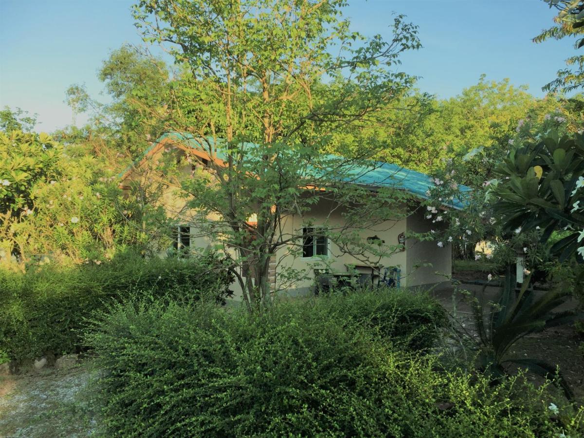 Eidi Homestay Nong Kung Si Exteriör bild