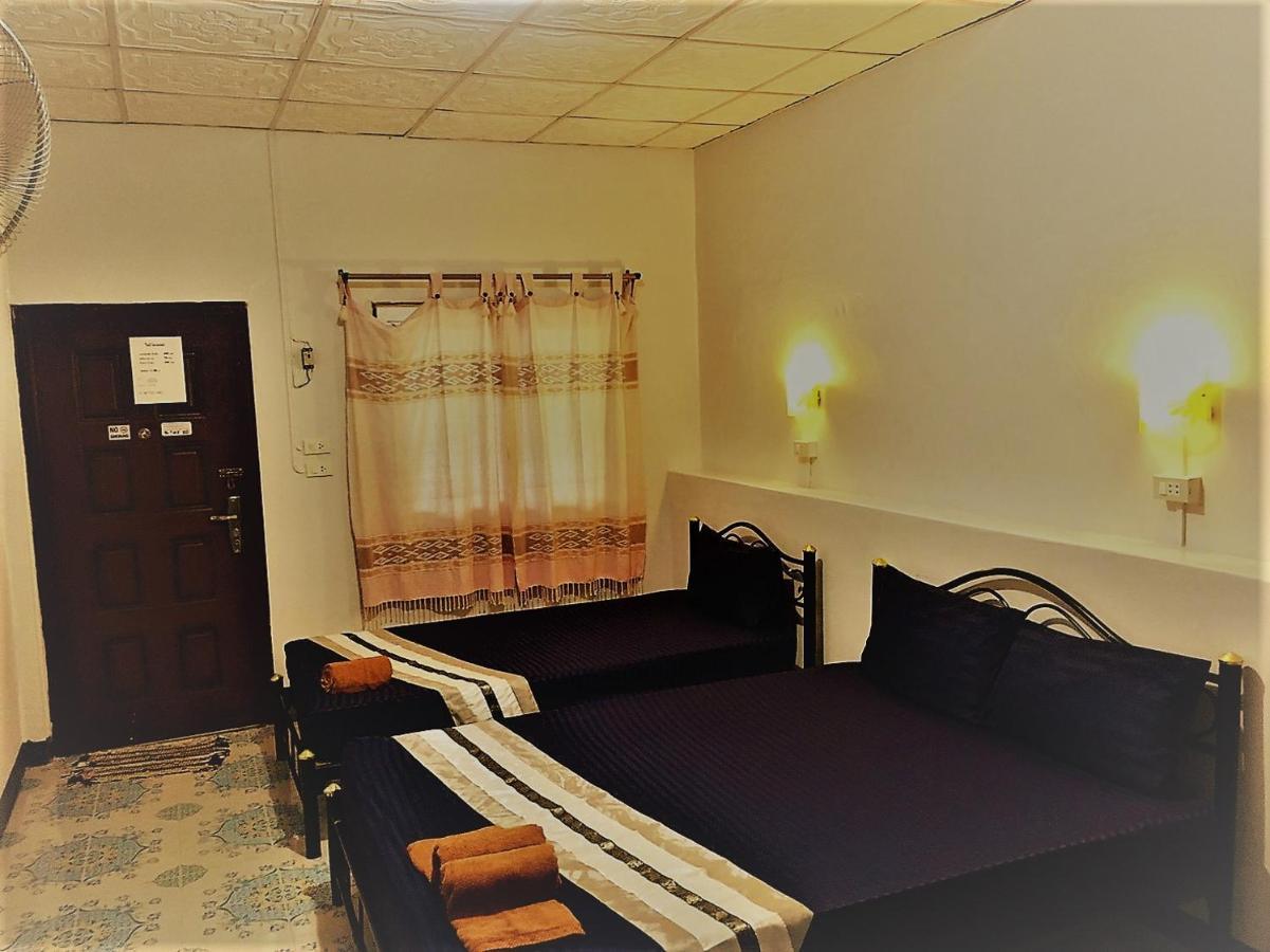 Eidi Homestay Nong Kung Si Exteriör bild
