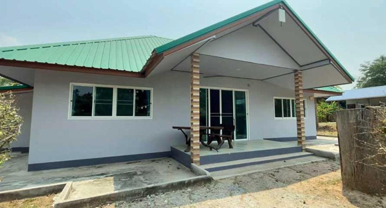 Eidi Homestay Nong Kung Si Exteriör bild