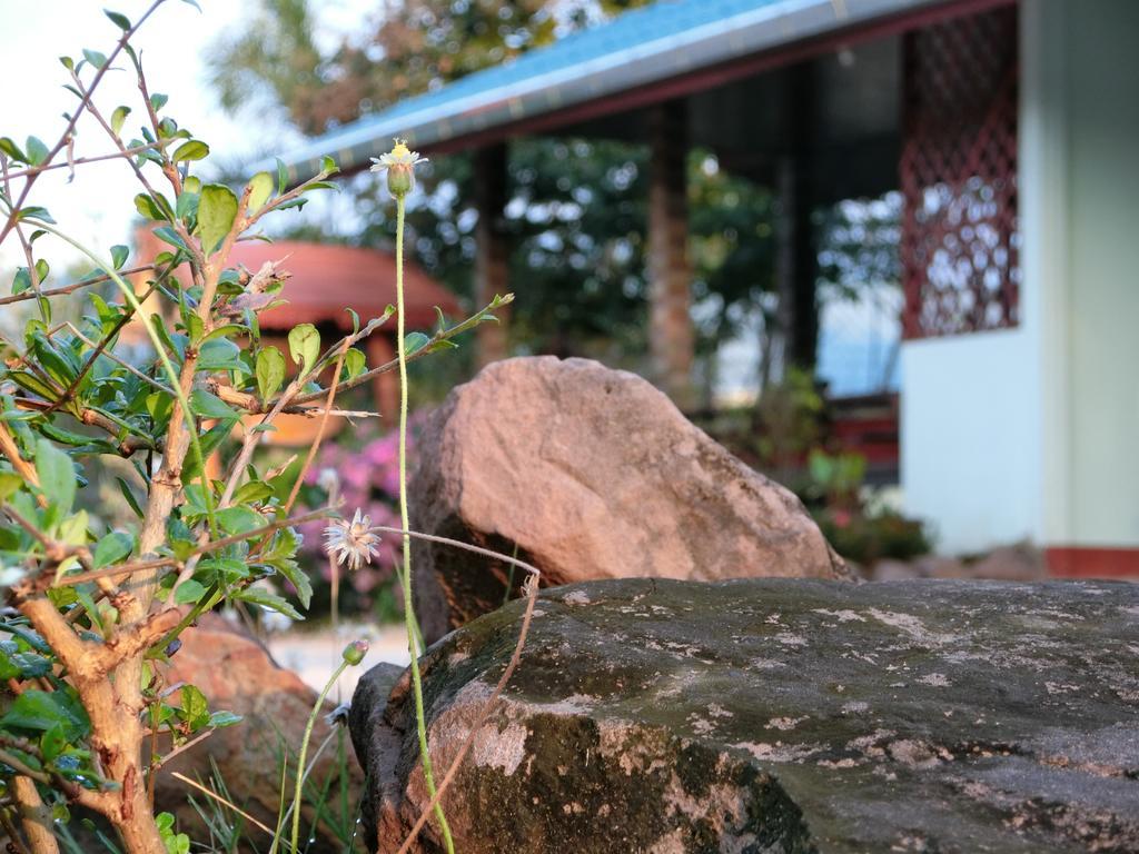 Eidi Homestay Nong Kung Si Exteriör bild