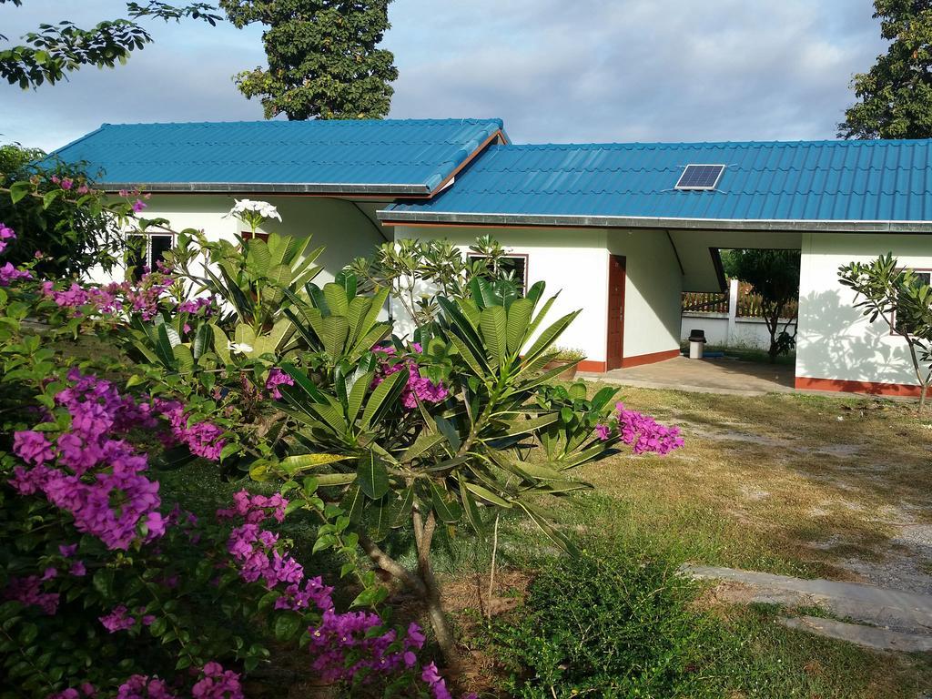 Eidi Homestay Nong Kung Si Exteriör bild