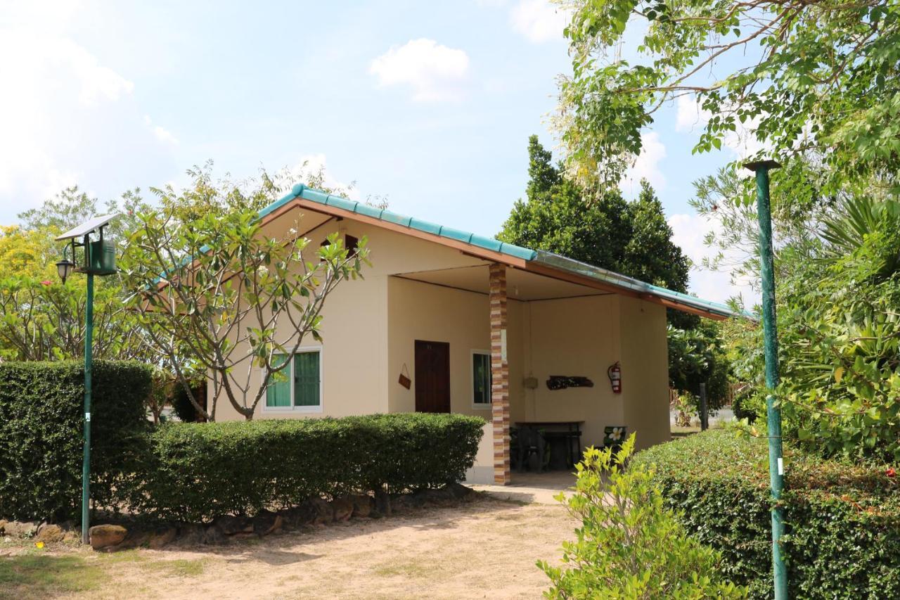 Eidi Homestay Nong Kung Si Exteriör bild
