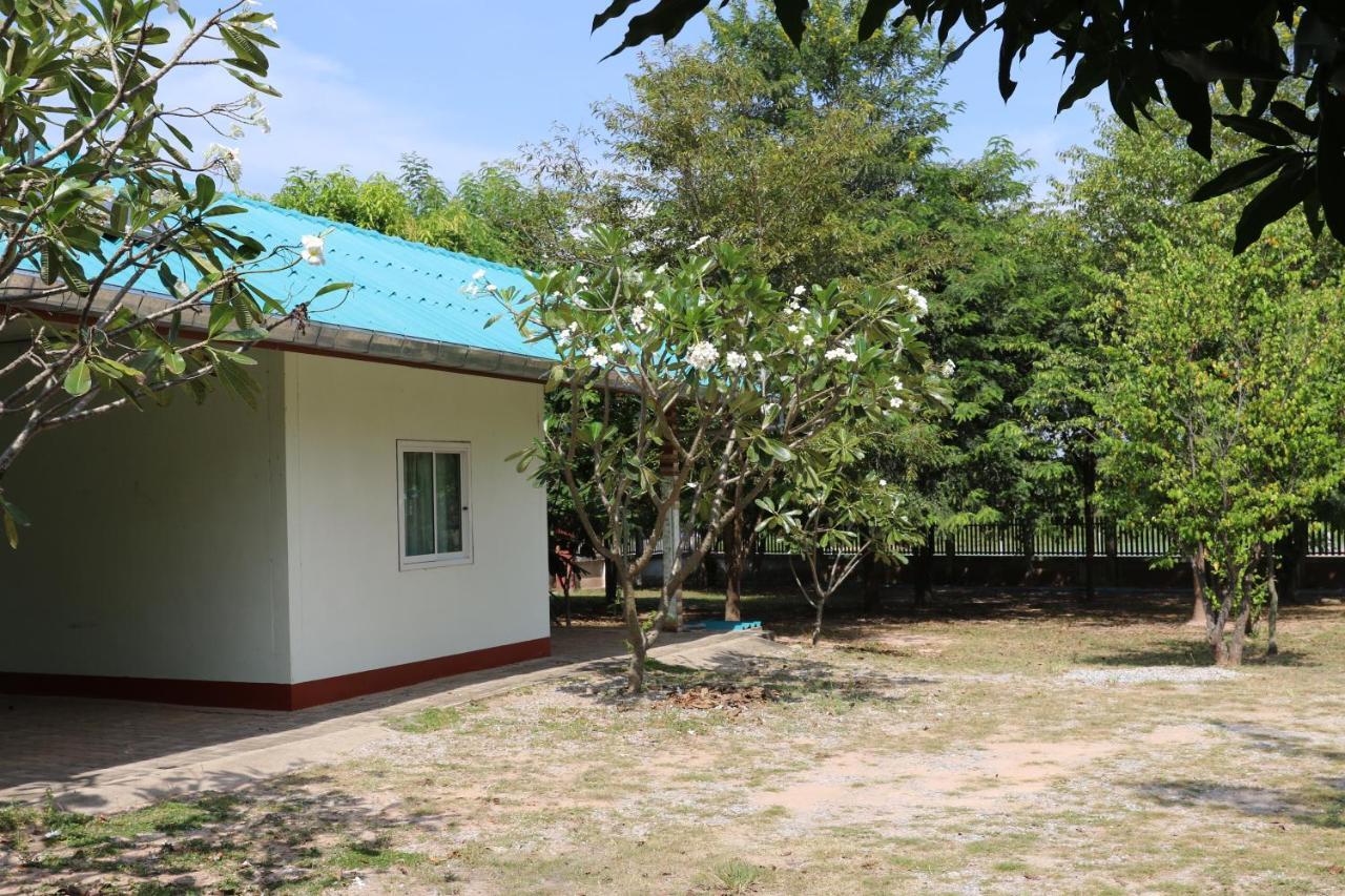 Eidi Homestay Nong Kung Si Exteriör bild